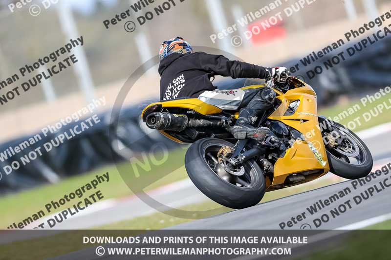 donington no limits trackday;donington park photographs;donington trackday photographs;no limits trackdays;peter wileman photography;trackday digital images;trackday photos